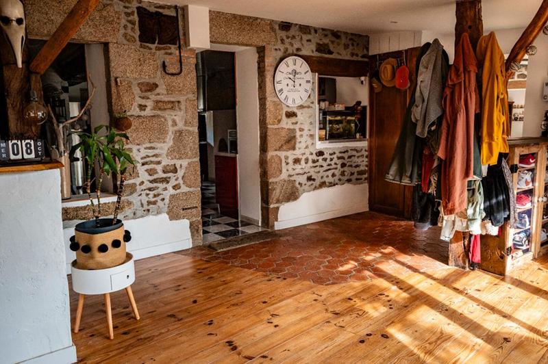 Maison - 240 m² - 6 pièces