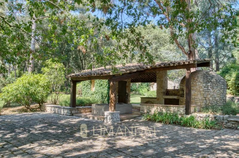 Villa - 460 m² - 9 pièces