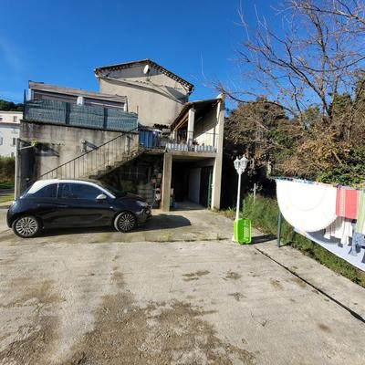 Maison - 148 m² - 9 pièces