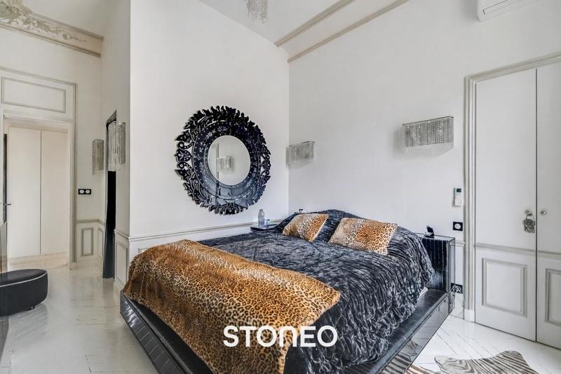 Appartement ancien - 165 m² - 5 pièces