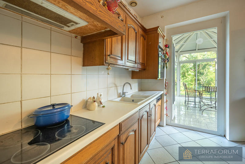 Maison - 280 m² - 10 pièces