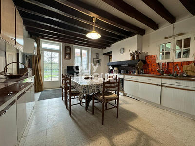 Maison - 208 m² - 8 pièces