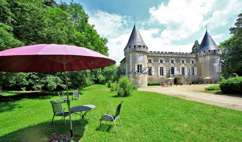 Maison - 792 m² - 14 pièces