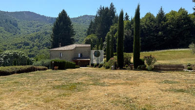 Maison - 218 m² - 7 pièces