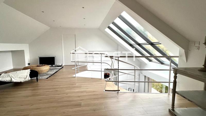 Maison - 312 m² - 7 pièces