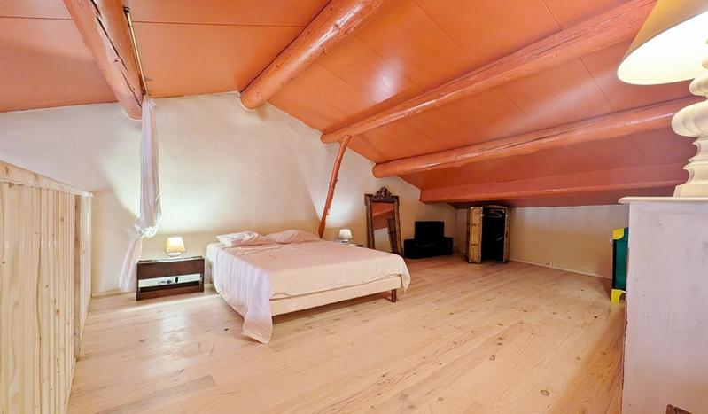 Maison - 252 m² - 8 pièces