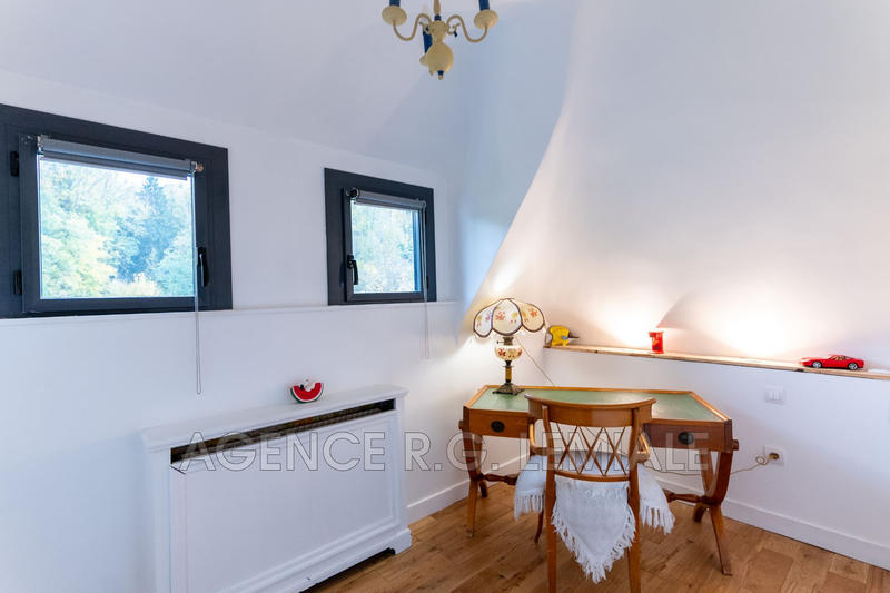 Maison - 180 m² - 7 pièces