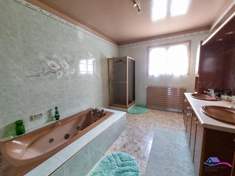 Maison - 334 m² - 6 pièces