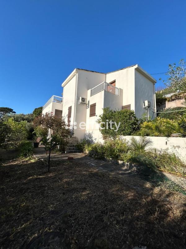 Maison - 170 m² - 7 pièces