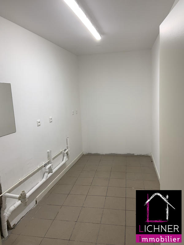 Local commercial - 153 m² - 4 pièces