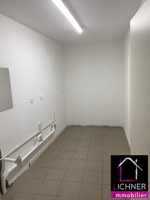 Local commercial - 153 m² - 4 pièces
