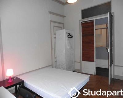 Chambre - 90 m² - 1 pièce