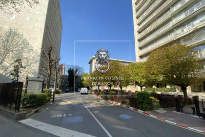 Parking / Garage - 14 m²