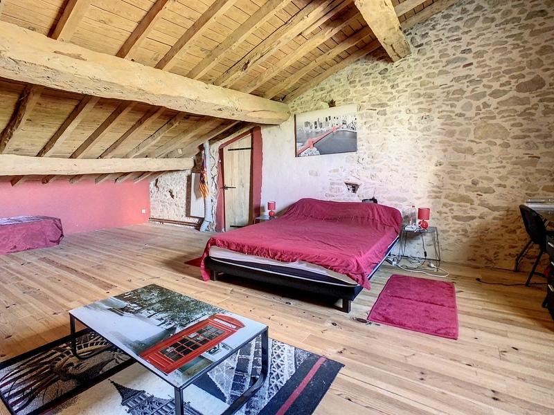 Maison - 463 m² - 9 pièces