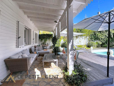 Maison - 140 m² - 5 pièces