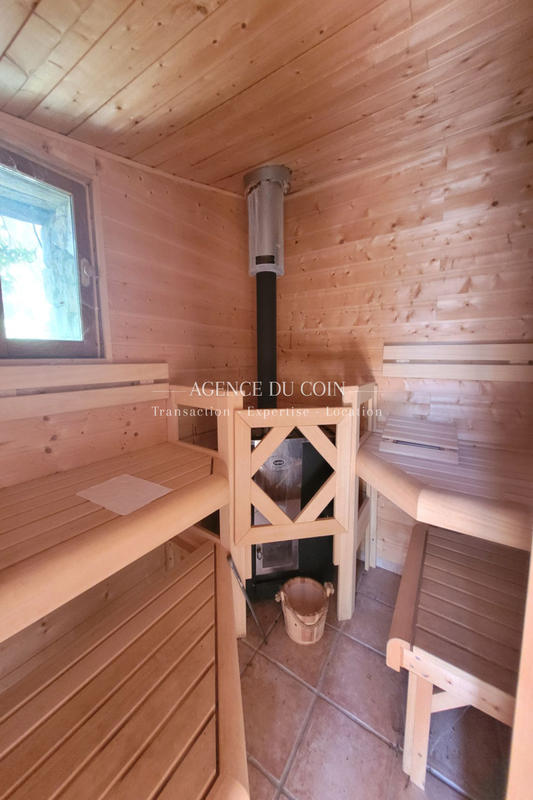 Maison - 200 m² - 4 pièces