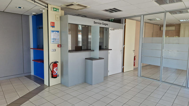 Local d'activité / Entrepôt - 160 m² - 2 pièces