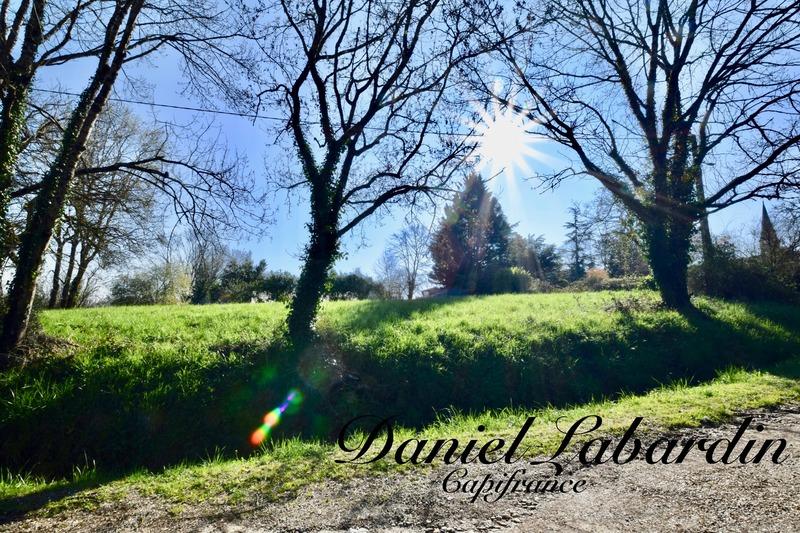 Terrain constructible - 1 139 m²