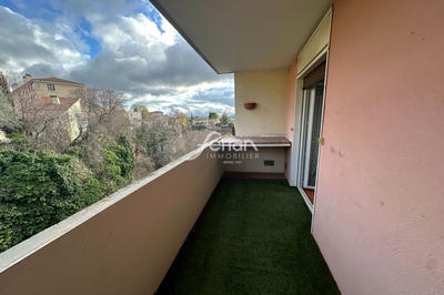 Appartement - 84 m² - 3 pièces