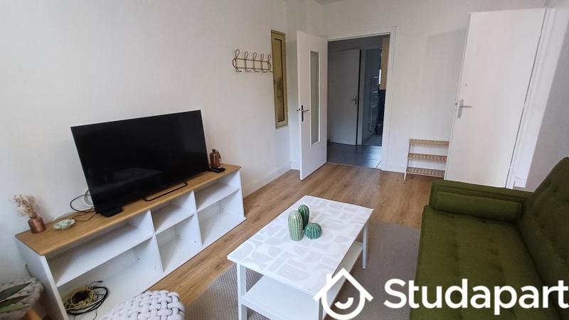 Chambre - 9 m² - 1 pièce