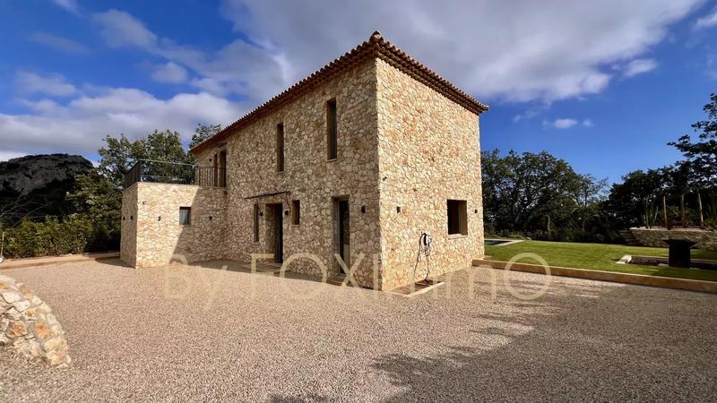 Villa - 180 m² - 6 pièces