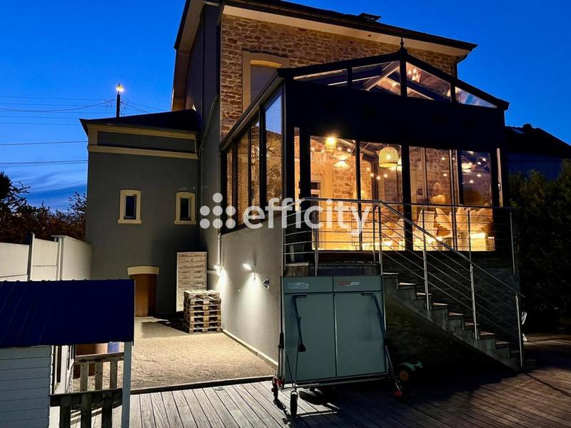 Maison en pierre - 190 m² - 7 pièces