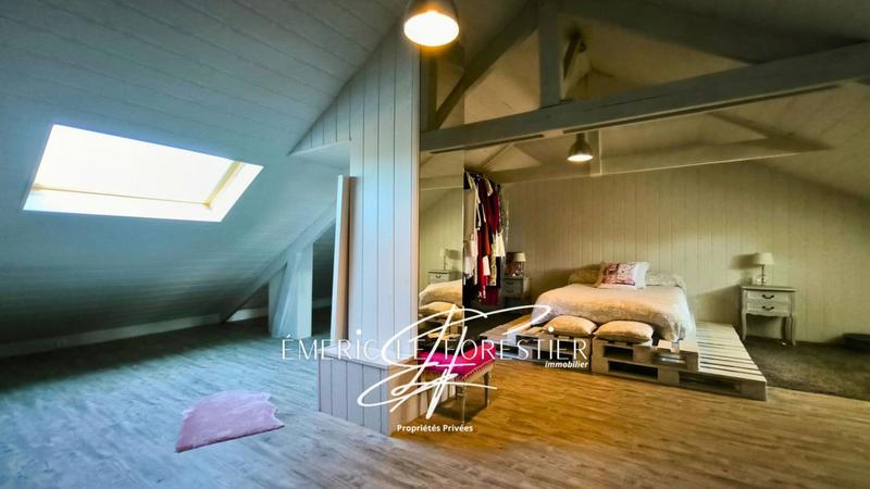 Maison - 240 m² - 10 pièces