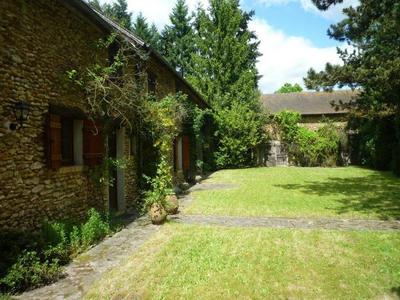 Maison - 300 m² - 8 pièces