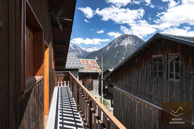 Maison - 244 m² - 7 pièces