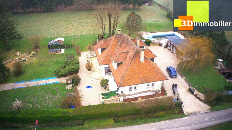 Maison - 290 m² - 8 pièces