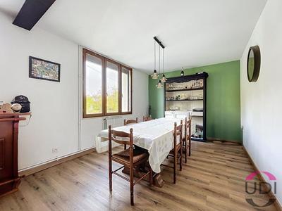 Maison - 123 m² - 7 pièces