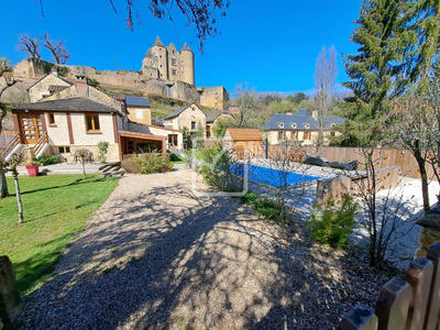 Maison - 170 m² - 12 pièces