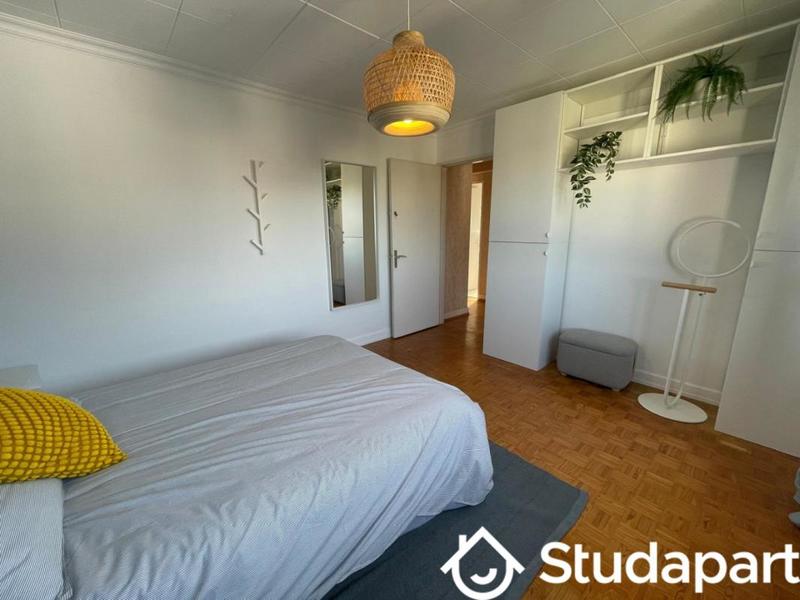 Chambre - 12 m² - 1 pièce