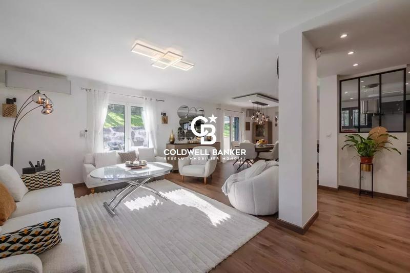 Maison - 280 m² - 10 pièces