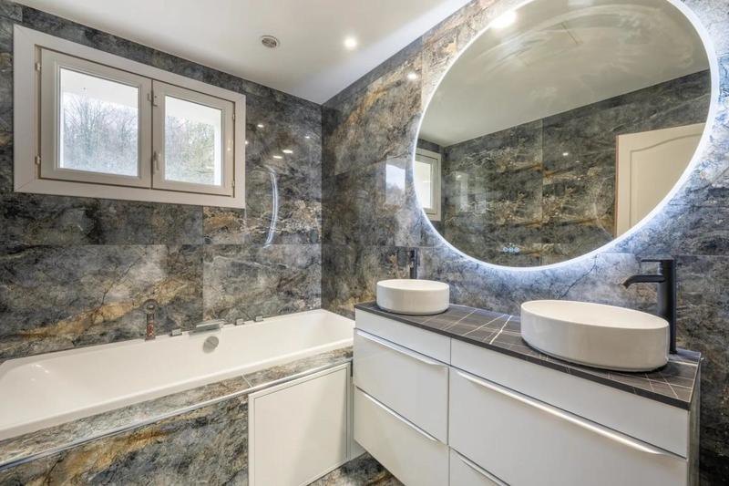 Demeure - 195 m² - 8 pièces