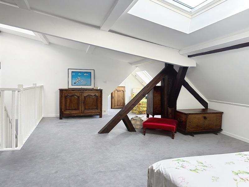 Appartement ancien - 153 m² - 5 pièces