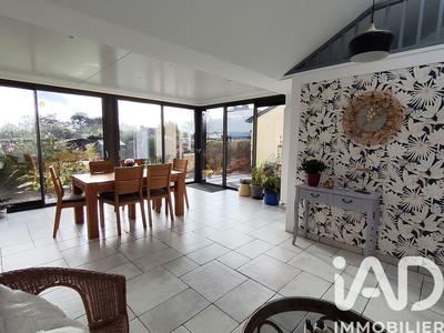 Maison - 104 m² - 5 pièces