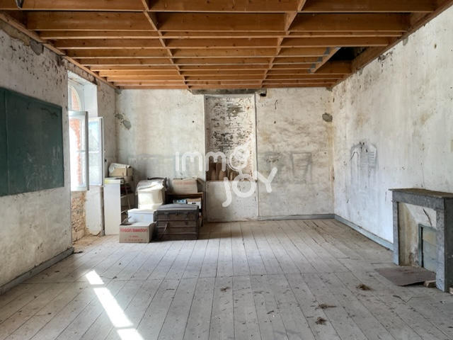 Propriété - 280 m² - 9 pièces