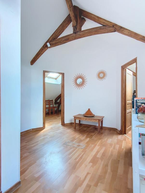 Maison - 201 m² - 9 pièces