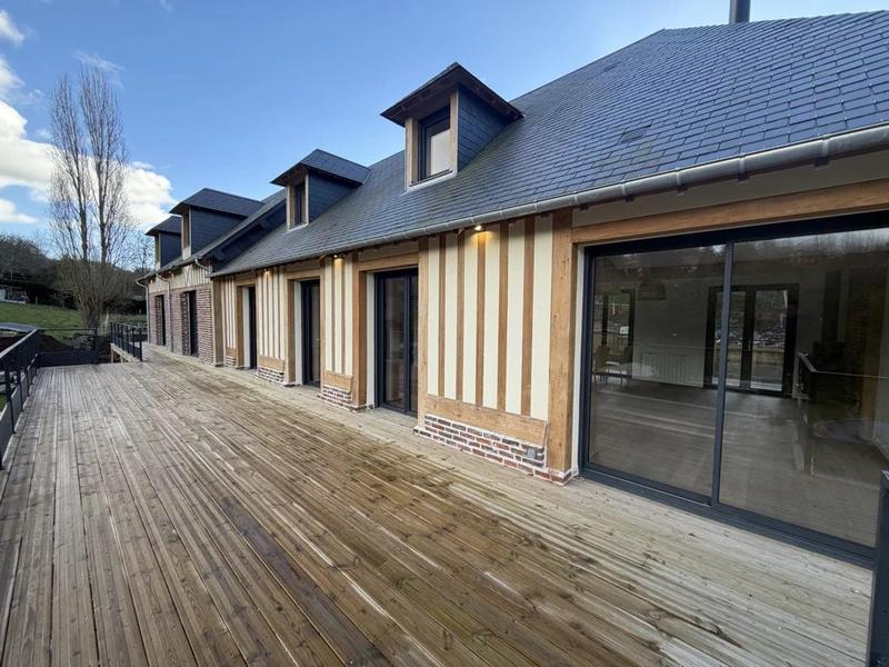 Propriété - 205 m² - 6 pièces