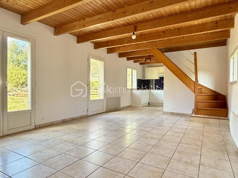 Maison - 350 m² - 25 pièces