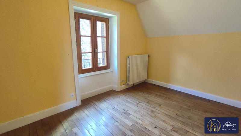 Maison - 186 m² - 8 pièces