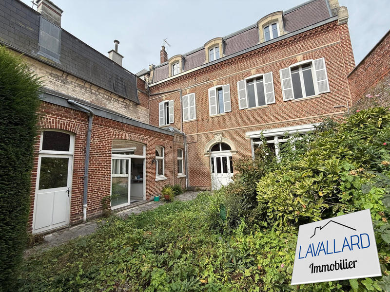 Maison - 290 m² - 8 pièces