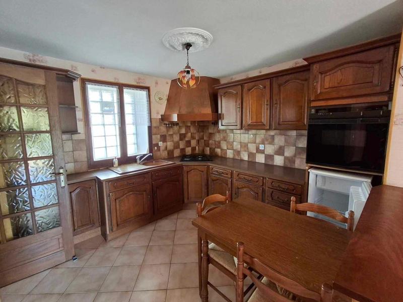 Maison - 220 m² - 13 pièces