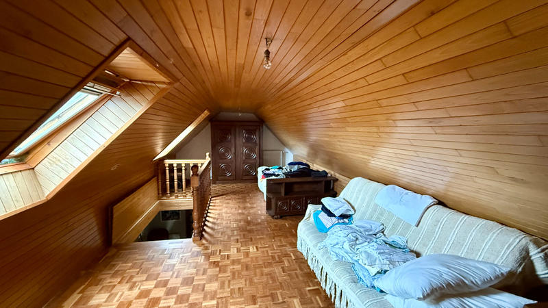 Maison - 1 200 m² - 6 pièces