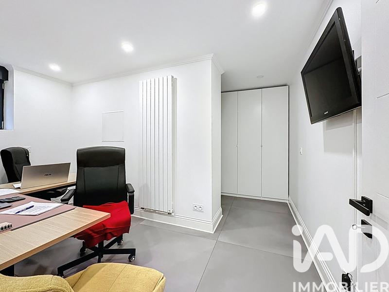 Maison - 282 m² - 12 pièces