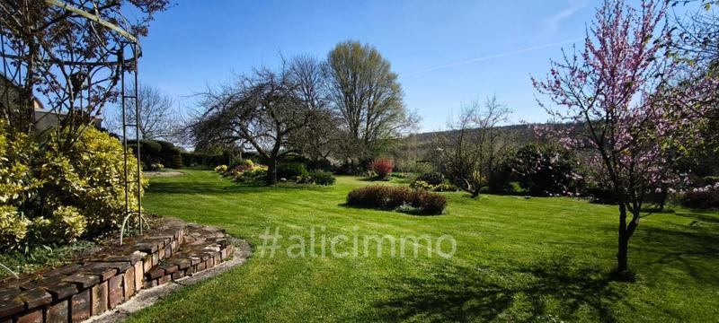 Maison - 182 m² - 7 pièces