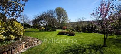 Maison - 182 m² - 7 pièces