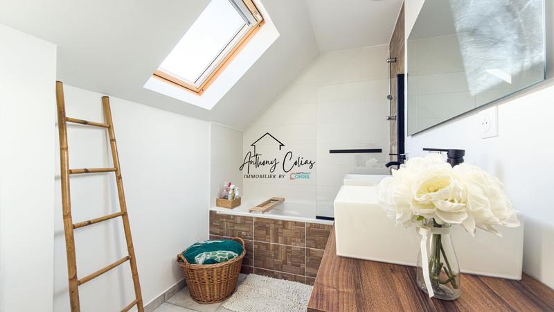 Maison - 92 m² - 5 pièces