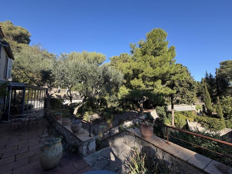 Maison - 200 m² - 8 pièces